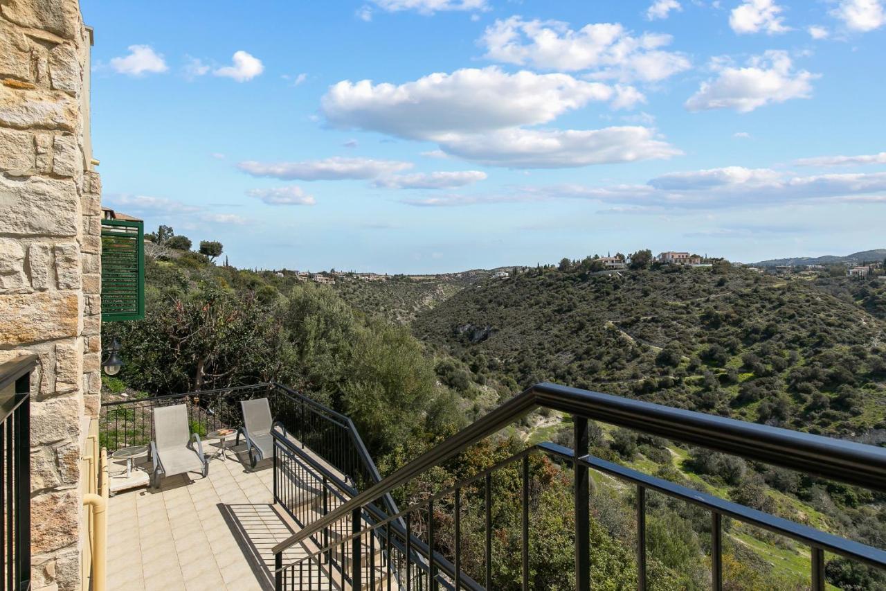 2 Bedroom Apartment Avdimou With Stunning Sea Views, Aphrodite Hills Resort Kouklia Esterno foto